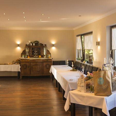 Hotel Restaurant Häsfeld Überherrn Exterior foto