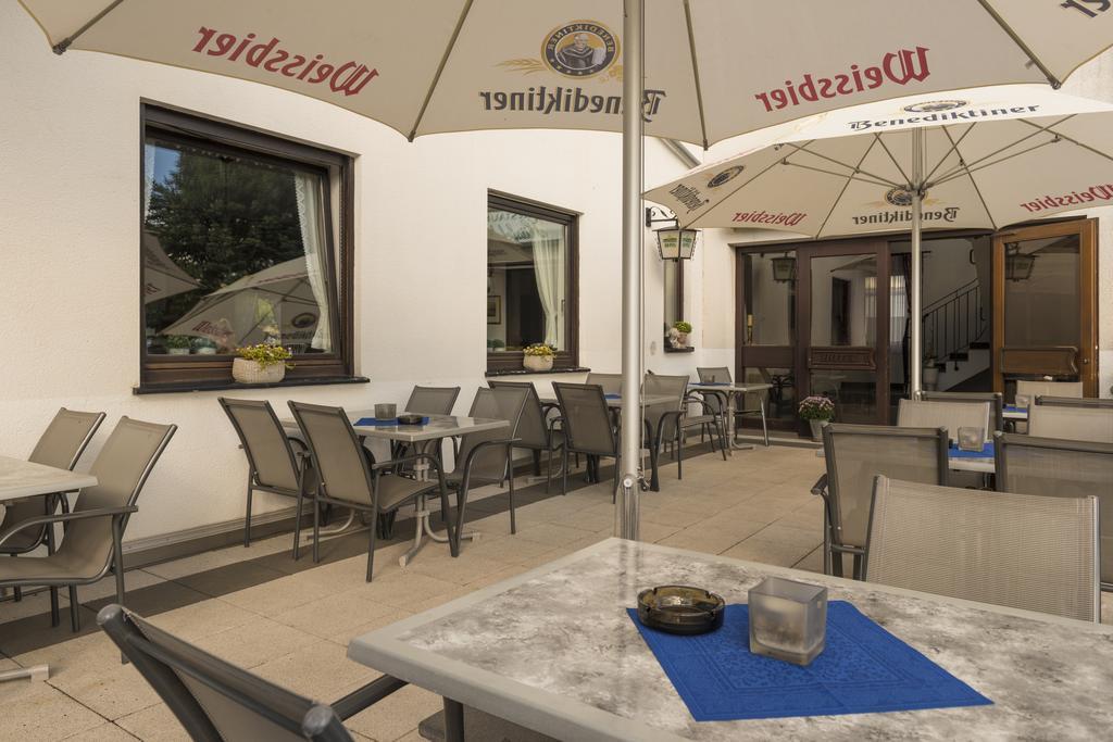 Hotel Restaurant Häsfeld Überherrn Exterior foto