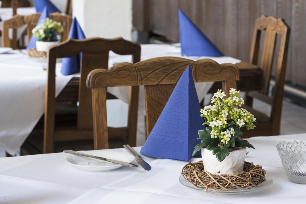 Hotel Restaurant Häsfeld Überherrn Exterior foto